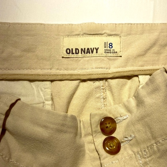 Old Navy Khaki Tan Shorts. Size 8. - Picture 6 of 10